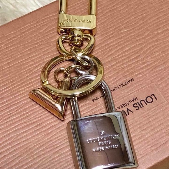 ❌ SOLD ❌Auth LV Charms (Mint) - Picture 5 of 6